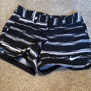 Black/white Nike golf shorts